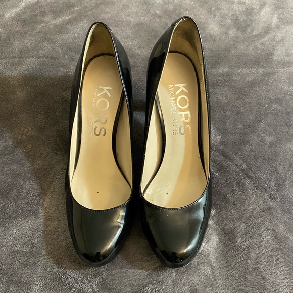 🌹Michael Kors Heels🌹 - Picture 1 of 4